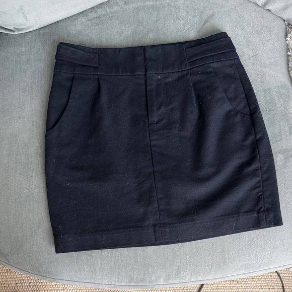 Banana Republic Dresses & Skirts - Banana Republic Black Petite Skirt